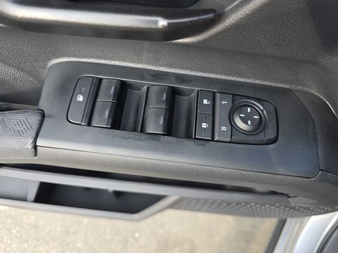Used 2025 Toyota Tacoma SR5 AWD/4WD image 30