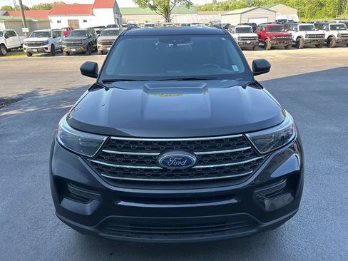 Used 2023 Ford Explorer XLT RWD image 2
