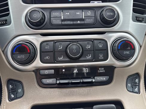 Used 2018 GMC Yukon SLT w/ Premium Edition AWD/4WD image 29