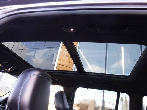 Used 2023 Jeep Grand Cherokee Trailhawk w/ Luxury Tech Group III image 19