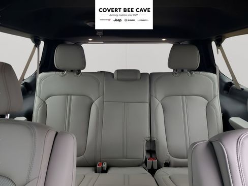 New 2026 Jeep Grand Wagoneer L 2WD image 26