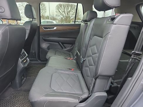 Used 2024 Volkswagen Atlas SE image 24