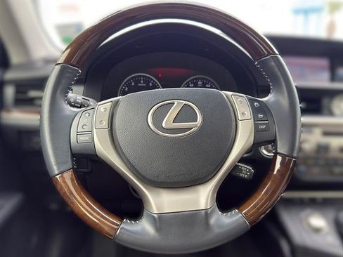 Used 2013 Lexus ES 350 w/ Luxury Pkg FWD image 12