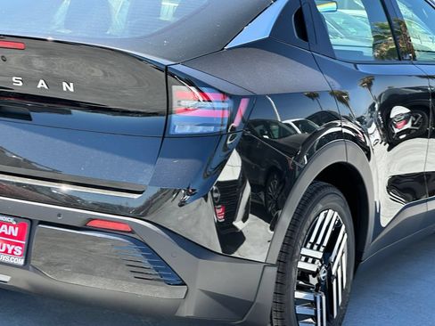 New 2026 Nissan Leaf SV+ w/ Floor Mat Package (SV+) FWD image 7