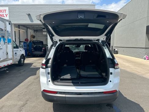 Used 2023 Jeep Grand Cherokee L Laredo AWD/4WD image 26