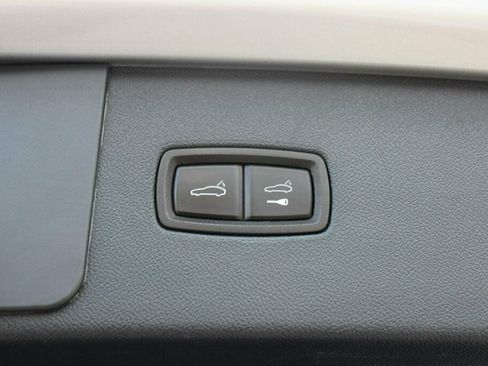 Used 2019 Porsche Cayenne Turbo AWD/4WD image 17