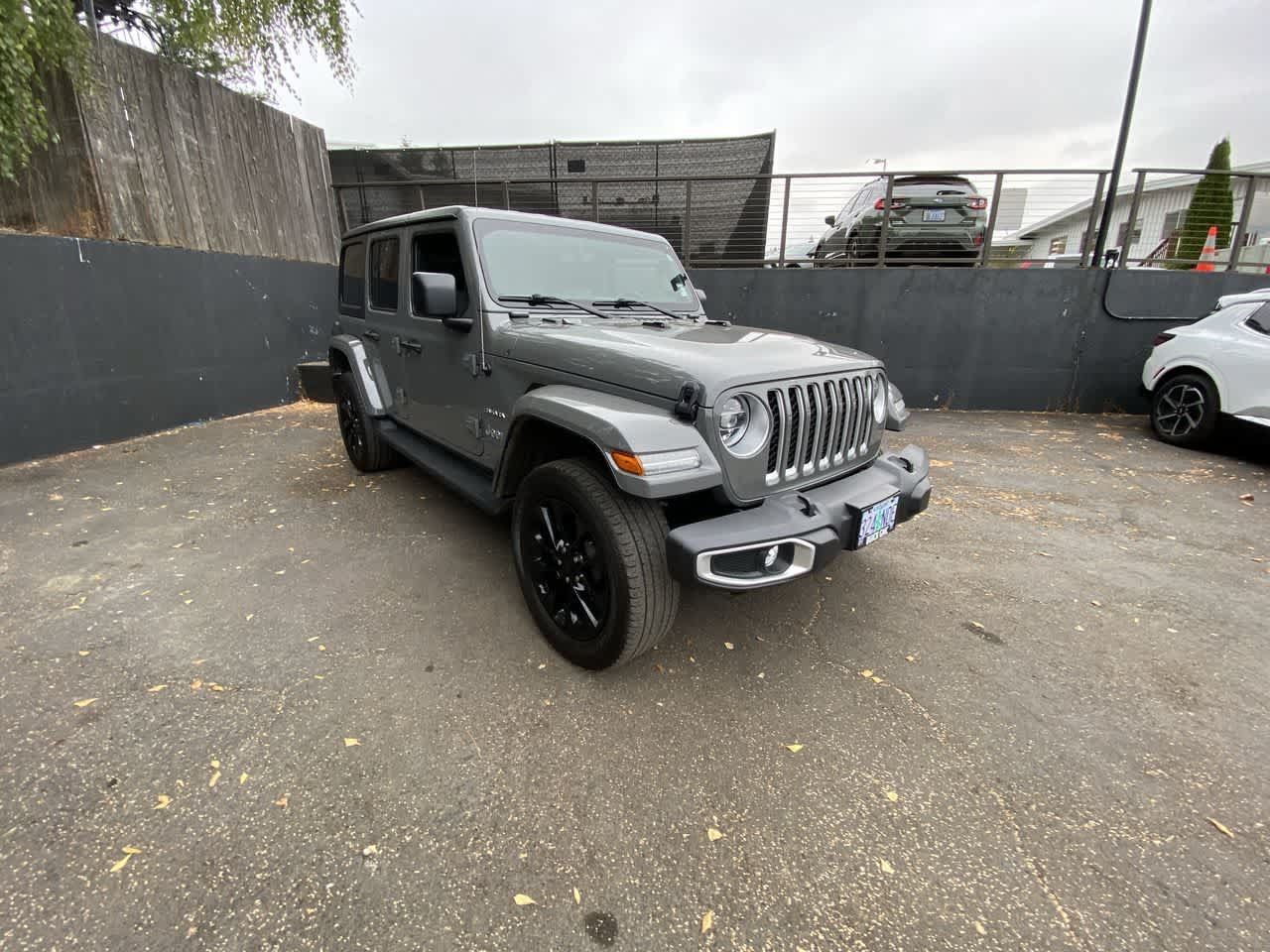 Used 2021 Jeep Wrangler Unlimited Sahara w/ Cold Weather Group AWD/4WD image 8