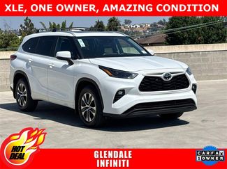 Used 2023 Toyota Highlander XLE image 1