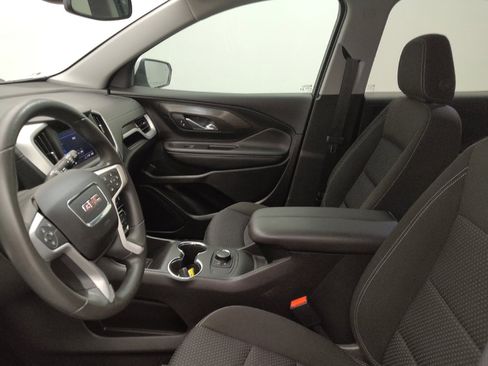 Used 2024 GMC Terrain SLE w/ Fleet Convenience Package FWD image 17