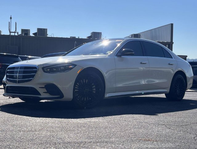 Used 2022 Mercedes-Benz S 580 4MATIC Sedan w/ AMG Line Package image 9