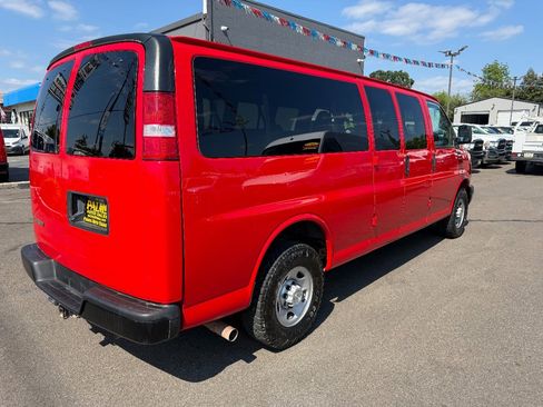 Used 2021 Chevrolet Express 3500 LS w/ Cold Climate Package RWD image 7