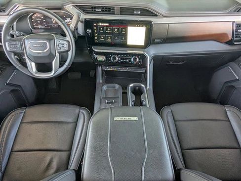 Used 2024 GMC Sierra 3500 Denali w/ Denali Reserve Package image 19