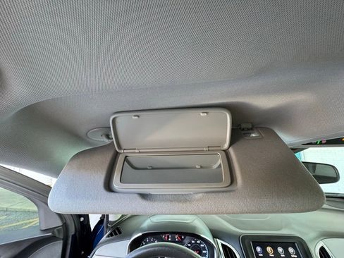 Used 2023 Chevrolet Equinox LS image 36