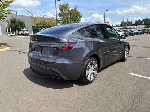 Used 2021 Tesla Model Y Long Range AWD/4WD image 7