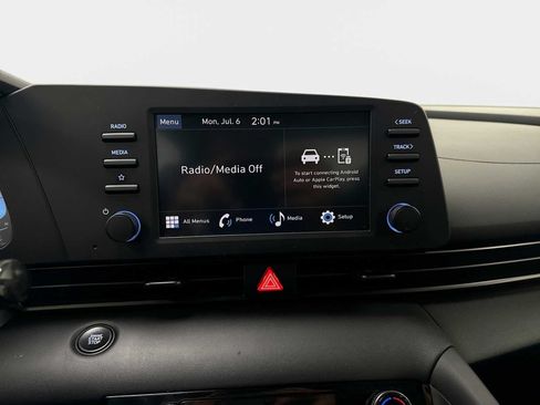 Used 2025 Hyundai Elantra Sport FWD image 12