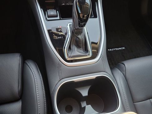 New 2025 Subaru Outback Limited image 12