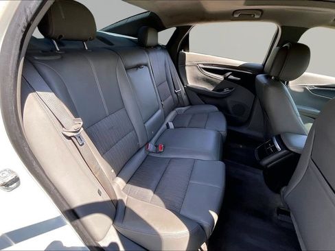 Used 2014 Chevrolet Impala LT w/ Convenience Package FWD image 28