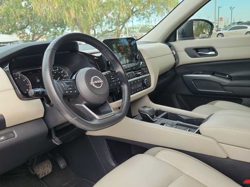 Used 2023 Nissan Pathfinder SL FWD image 10