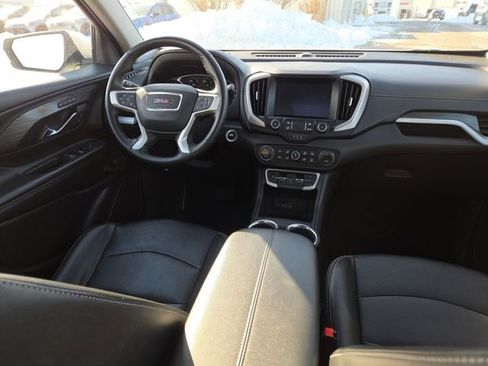 Used 2024 GMC Terrain SLT image 29