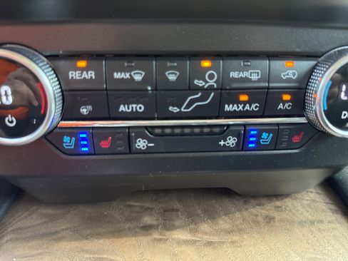 Used 2020 Ford Expedition Max Platinum AWD/4WD image 38