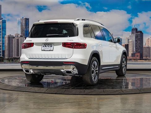 Used 2026 Mercedes-Benz GLB 250 4MATIC image 8