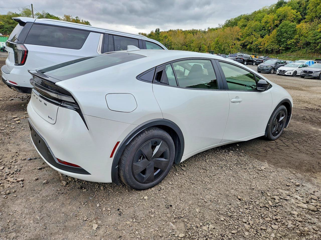 Used 2025 Toyota Prius Plug-In Hybrid FWD image 5