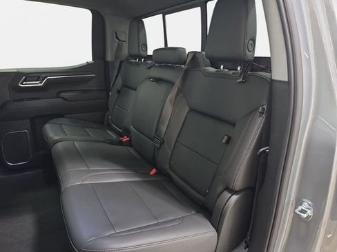 Used 2023 GMC Sierra 1500 SLT w/ SLT Premium Package AWD/4WD image 13
