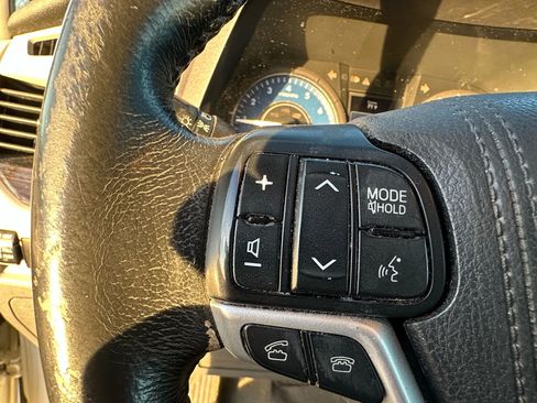 Used 2015 Toyota Sienna XLE image 24