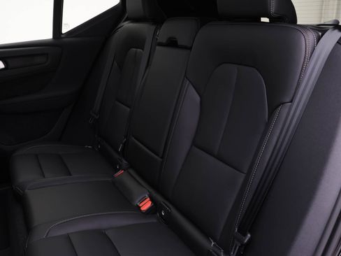 Certified 2026 Volvo XC40 B5 Plus w/ Protection Package Premier image 14