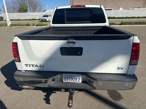 Used 2014 Nissan Titan SV w/ SV Value Truck Package image 8