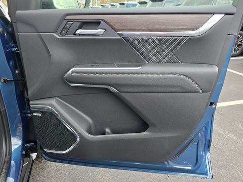 New 2026 GMC Acadia Denali w/ Super Cruise Package image 35