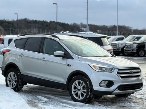 Used 2019 Ford Escape SEL image 35
