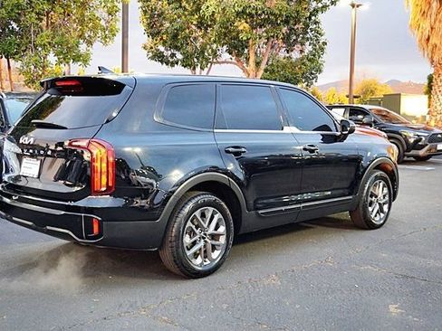 Used 2024 Kia Telluride LX image 8