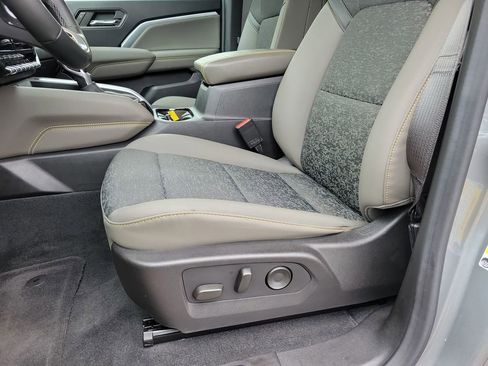 Certified 2024 Chevrolet Colorado ZR2 w/ Technology Package AWD/4WD image 19