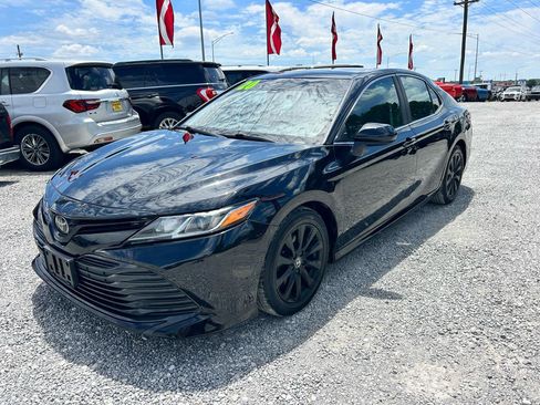 Used 2020 Toyota Camry LE FWD image 17