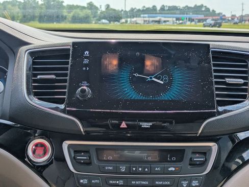 Used 2019 Honda Pilot Touring image 21