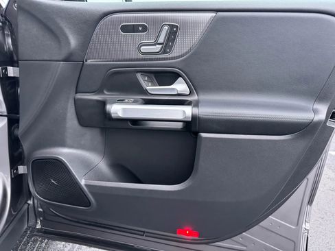 Used 2023 Mercedes-Benz EQB 300 4MATIC w/ Exclusive Package image 43