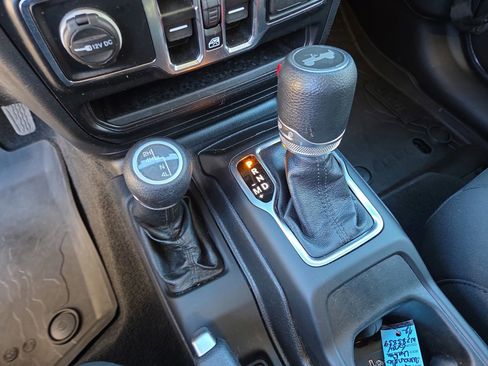 Used 2021 Jeep Wrangler Unlimited Sport image 27