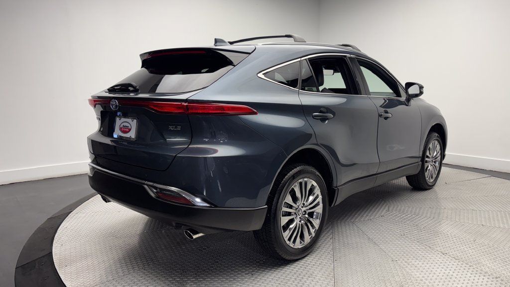 Used 2024 Toyota Venza XLE AWD/4WD image 41
