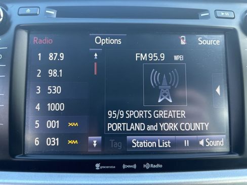 Used 2016 Toyota Highlander XLE image 18