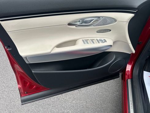 Used 2023 Genesis GV70 2.5T w/ Select Package image 14