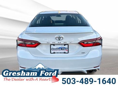 Used 2024 Toyota Camry SE image 5