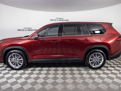 Used 2025 Toyota Grand Highlander AWD image 9