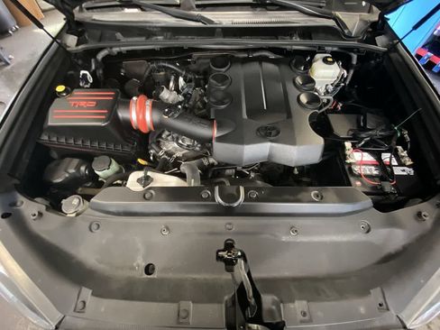 Used 2018 Toyota 4Runner Limited AWD/4WD image 26