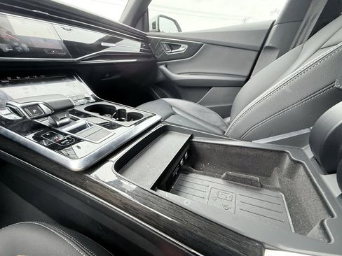 Used 2020 Audi Q8 Premium Plus w/ Premium Plus Package image 18