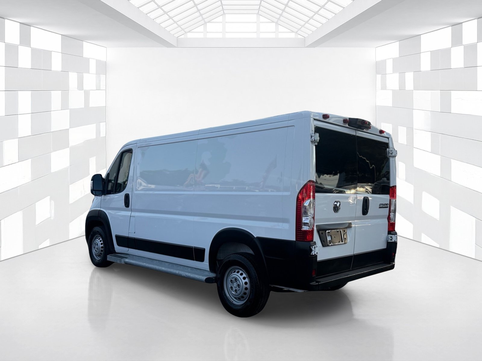 Used 2025 RAM ProMaster 2500 w/ U-Haul Equipment Group FWD image 5