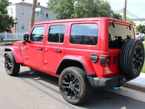Used 2024 Jeep Wrangler Unlimited Sahara AWD/4WD image 7
