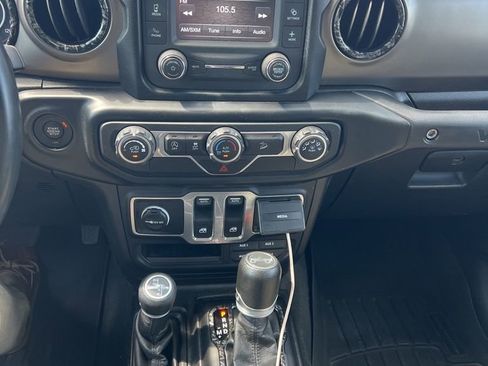 Used 2019 Jeep Wrangler Sport AWD/4WD image 9