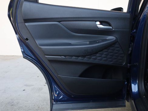Used 2019 Hyundai Santa Fe SEL FWD image 17