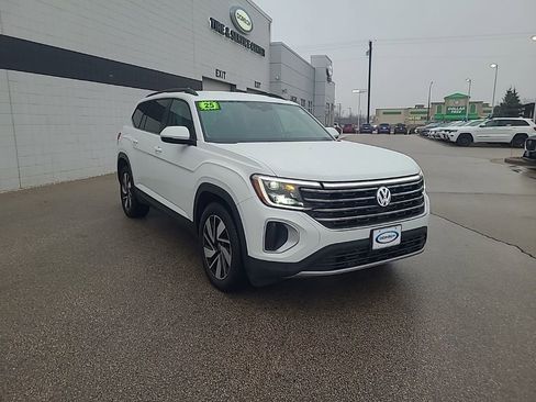Used 2025 Volkswagen Atlas SE AWD/4WD image 8